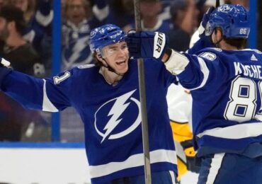 Johansson triumphs in his inaugural game, Paul shines with a pair of power-play goals, and the Lightning secure a 5-3 victory over the Predators
