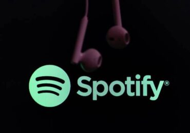 Spotify Explores AI-Generated Playlists Through User Input